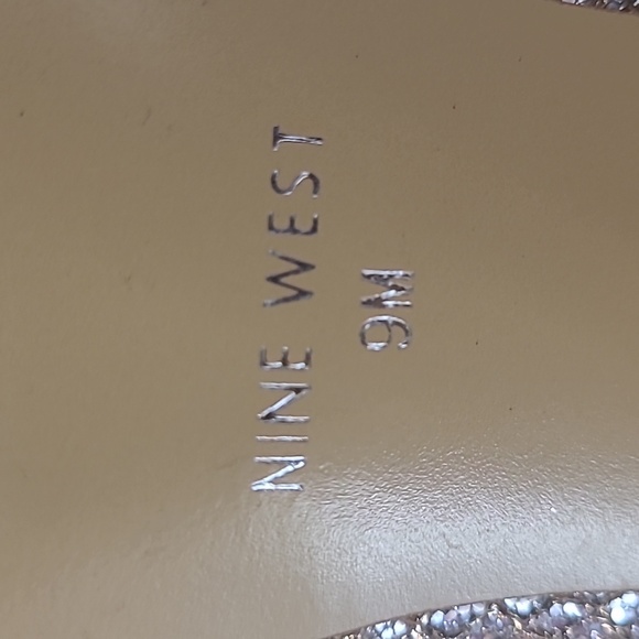 Heels - Picture 3 of 4